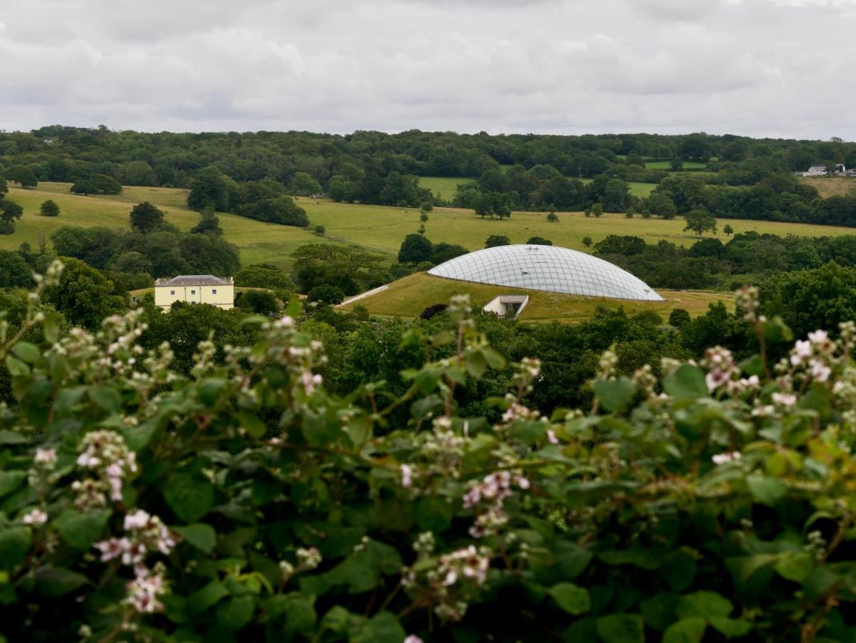 Penddaulwyn Uchaf Farm # Carmarthenshire Apartman Nantgaredig Kültér fotó