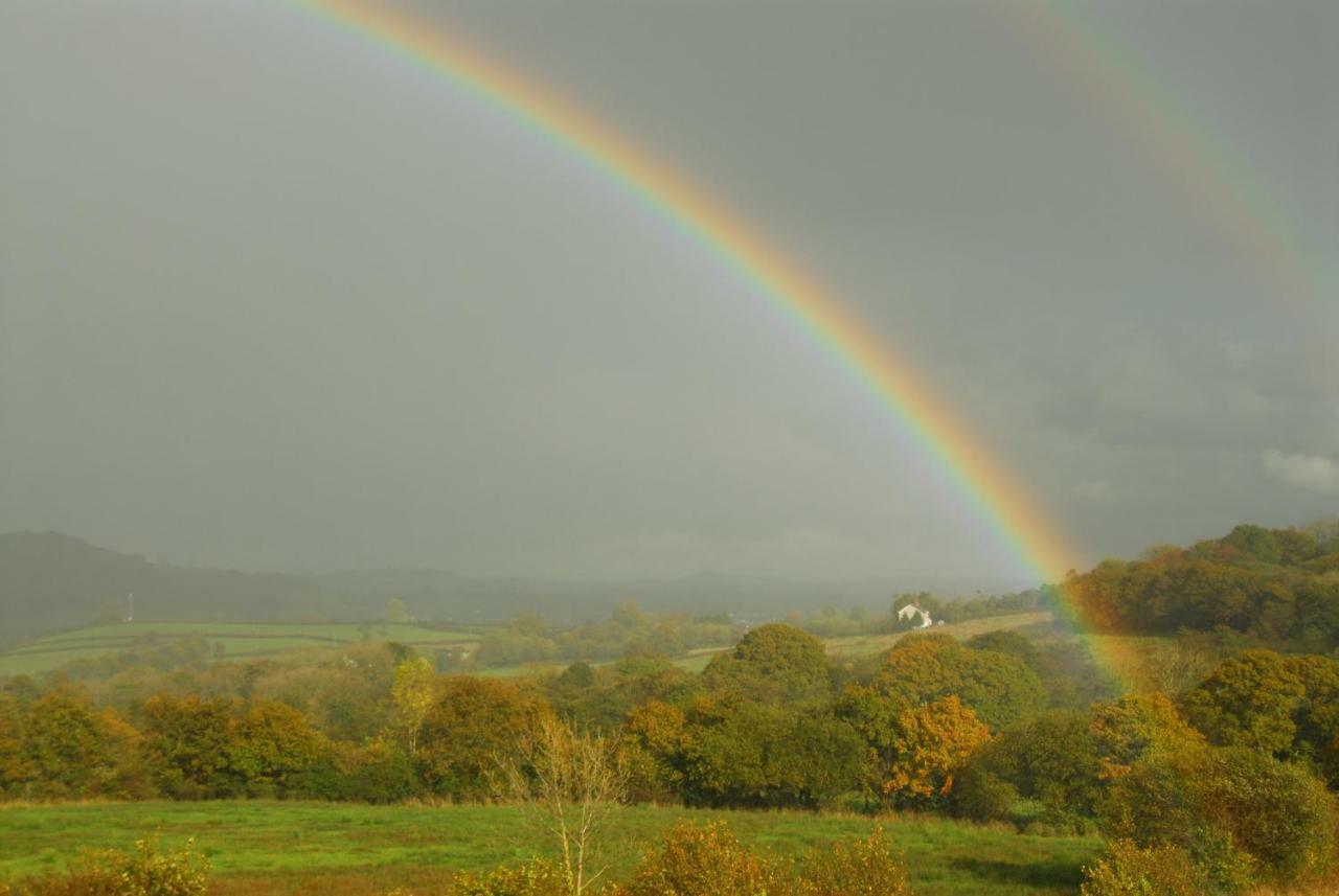 Penddaulwyn Uchaf Farm # Carmarthenshire Apartman Nantgaredig Kültér fotó