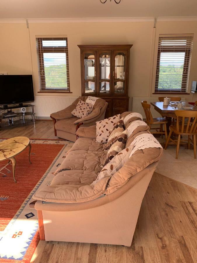 Penddaulwyn Uchaf Farm # Carmarthenshire Apartman Nantgaredig Kültér fotó